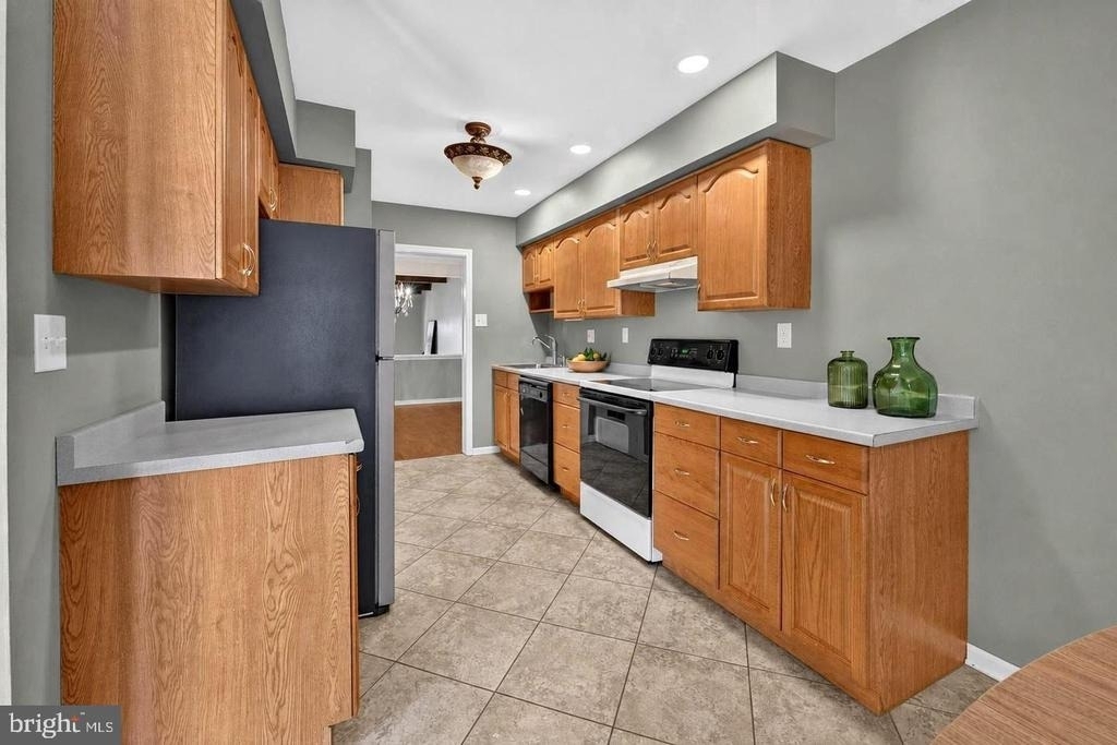 24 Dorset Drive - Photo 4