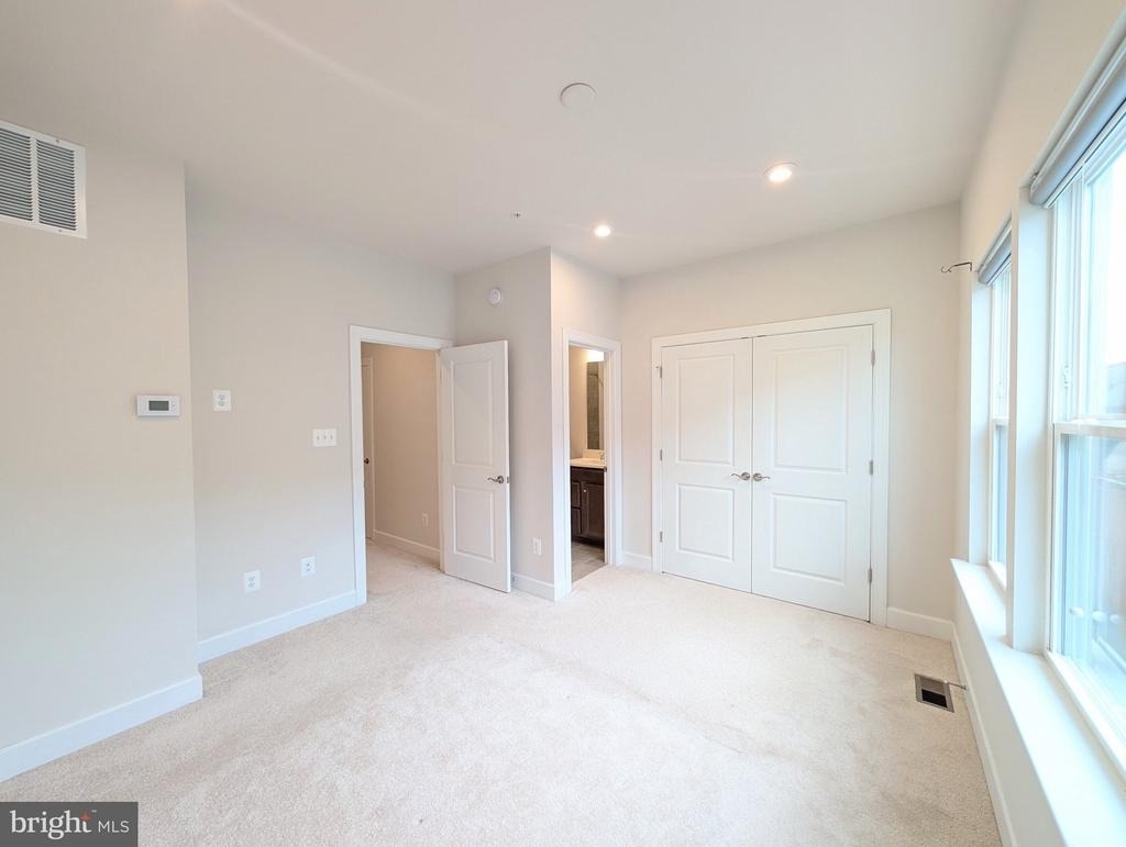 3511 Carnaby Street - Photo 9
