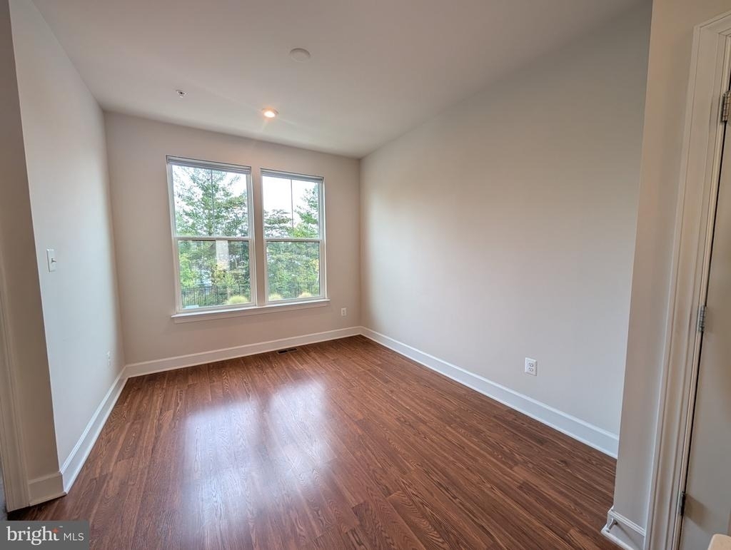 3511 Carnaby Street - Photo 5