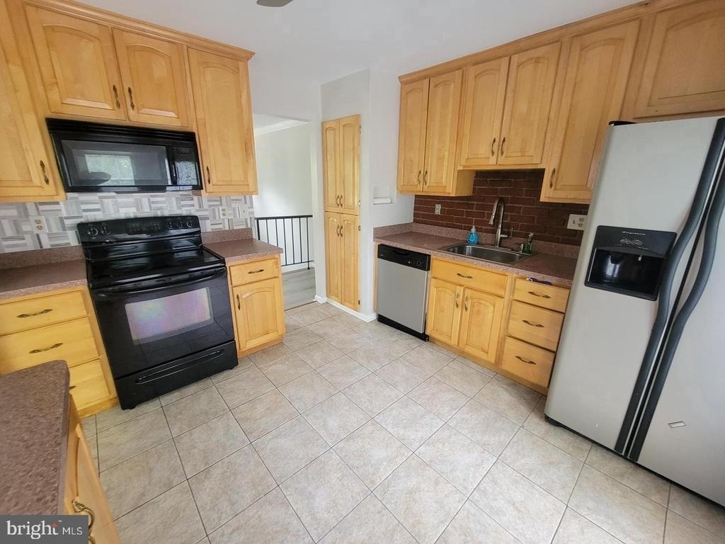 8903 Blackbriar Court - Photo 5
