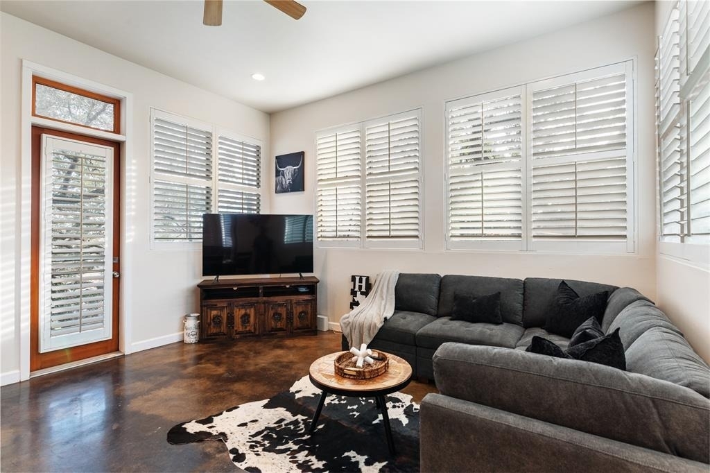 2612 Carnarvon Ln - Photo 9