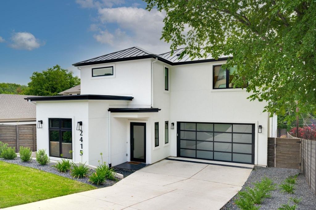 2415 Mccall Rd - Photo 2