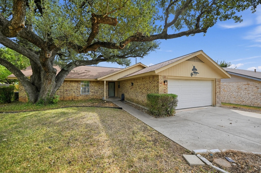 212 Burning Tree Dr - Photo 0