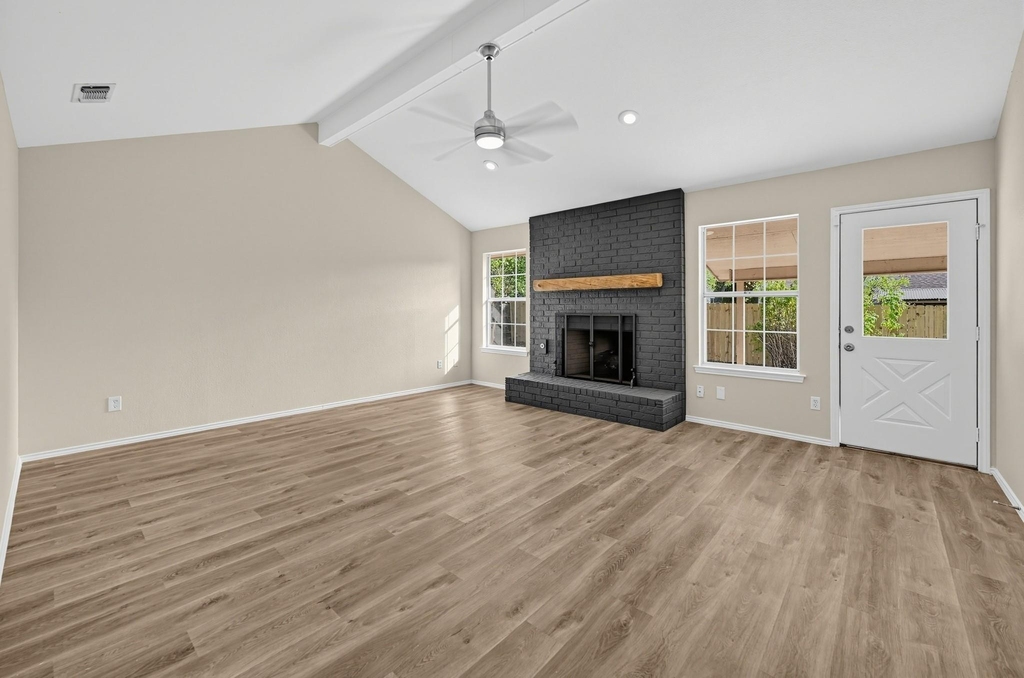 212 Burning Tree Dr - Photo 2