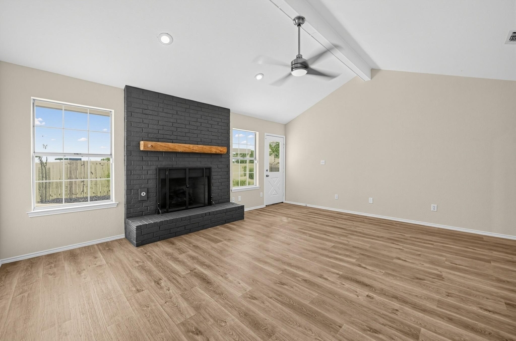212 Burning Tree Dr - Photo 4