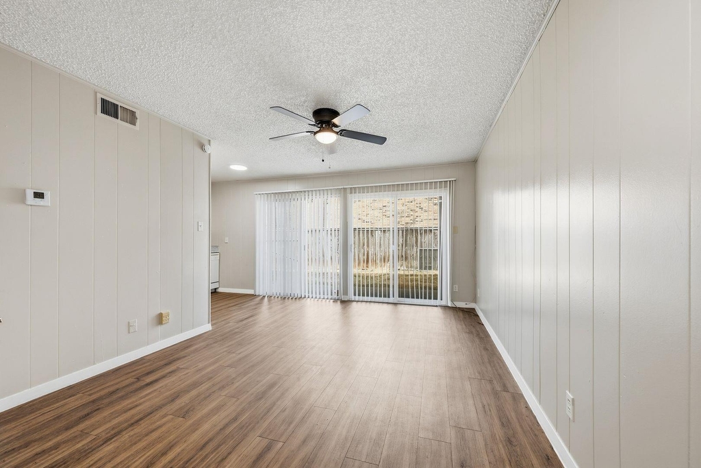 620 W 51st St - Photo 4