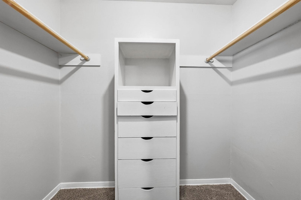 620 W 51st St - Photo 7