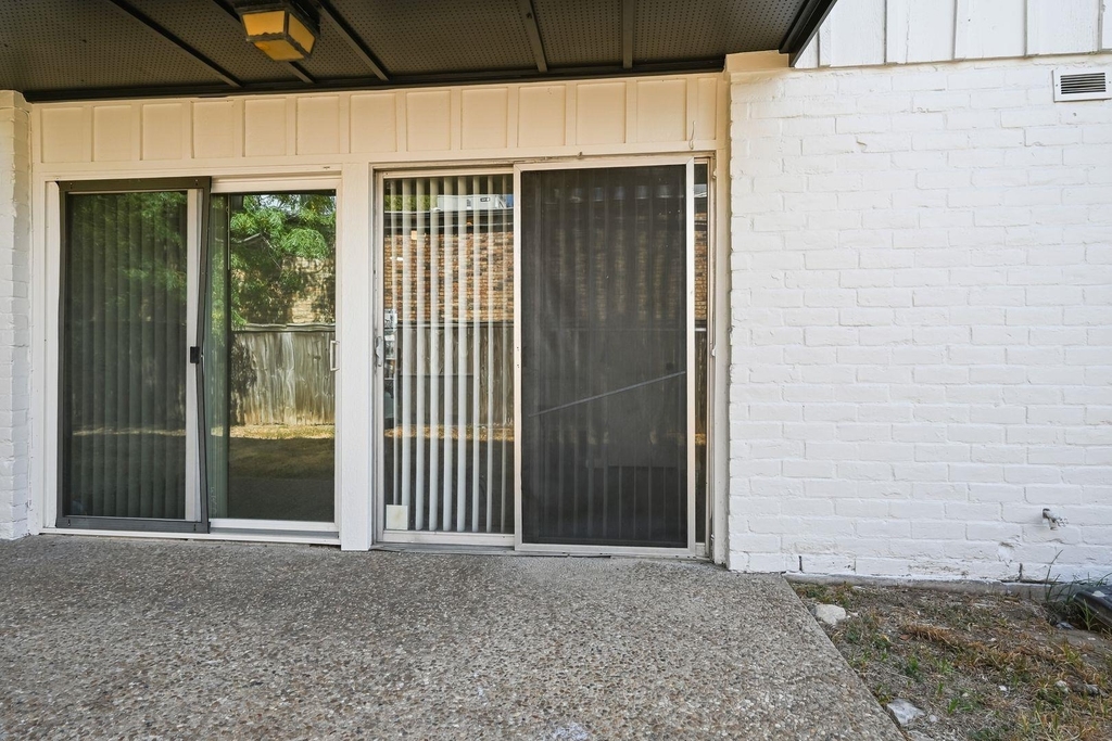 620 W 51st St - Photo 9