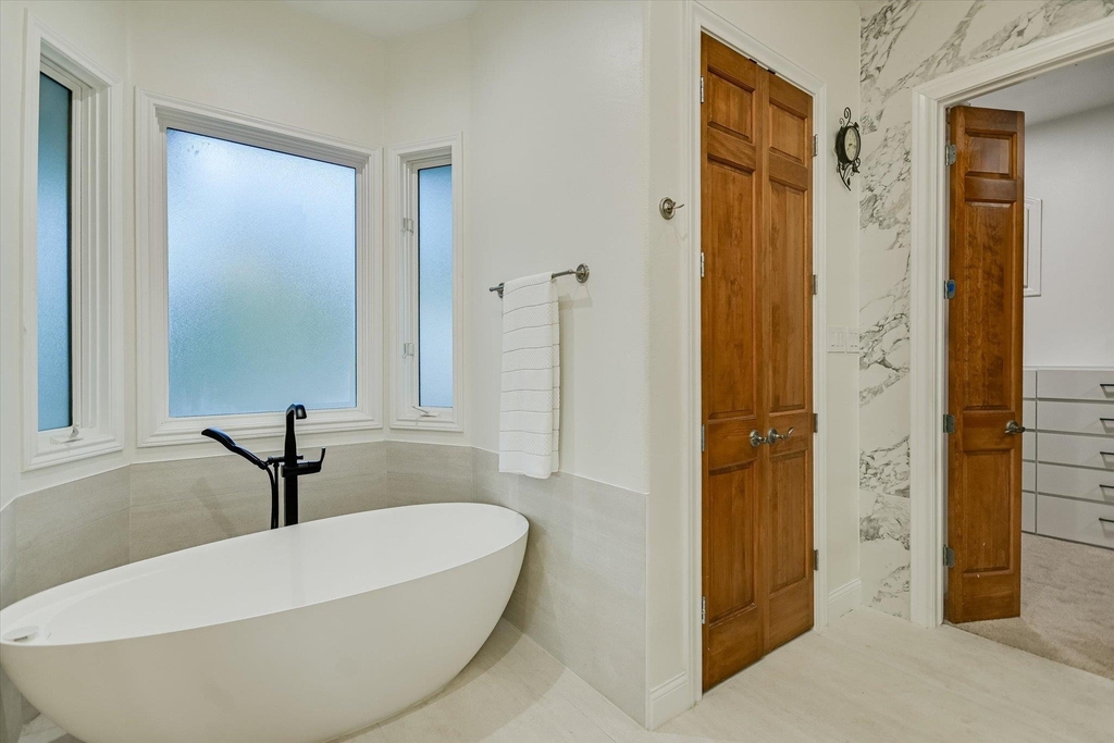17110 Majestic Ridge Rd - Photo 18