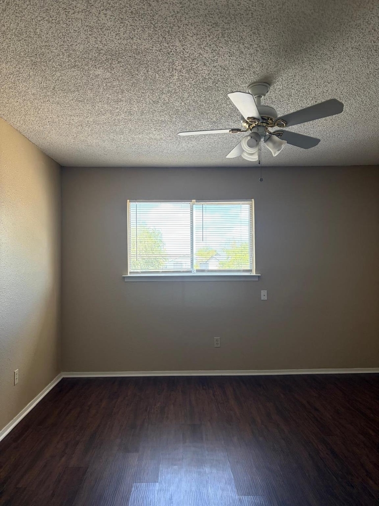 1907 Townesouth Cir - Photo 15