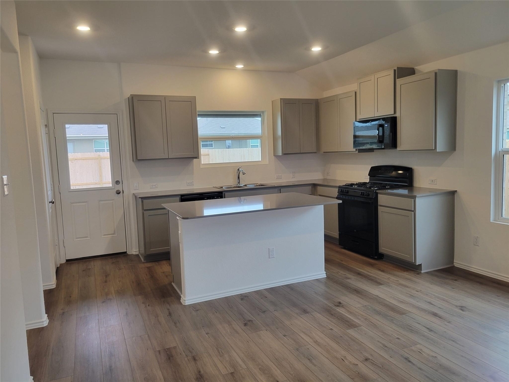623 Waterway Ave - Photo 16