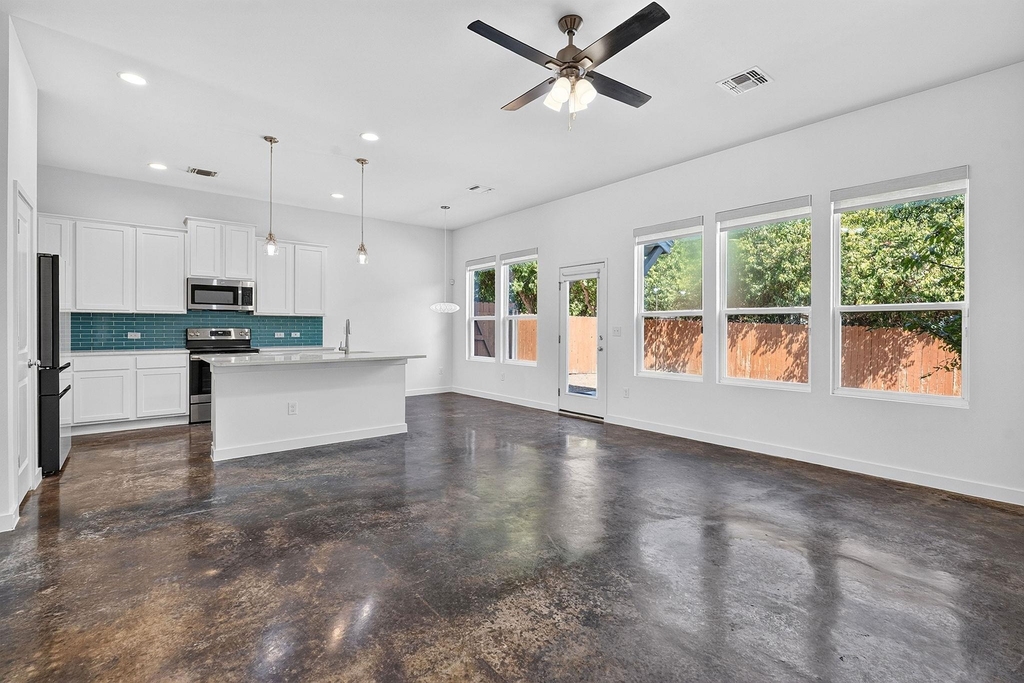 1404 Limelight Ln - Photo 6