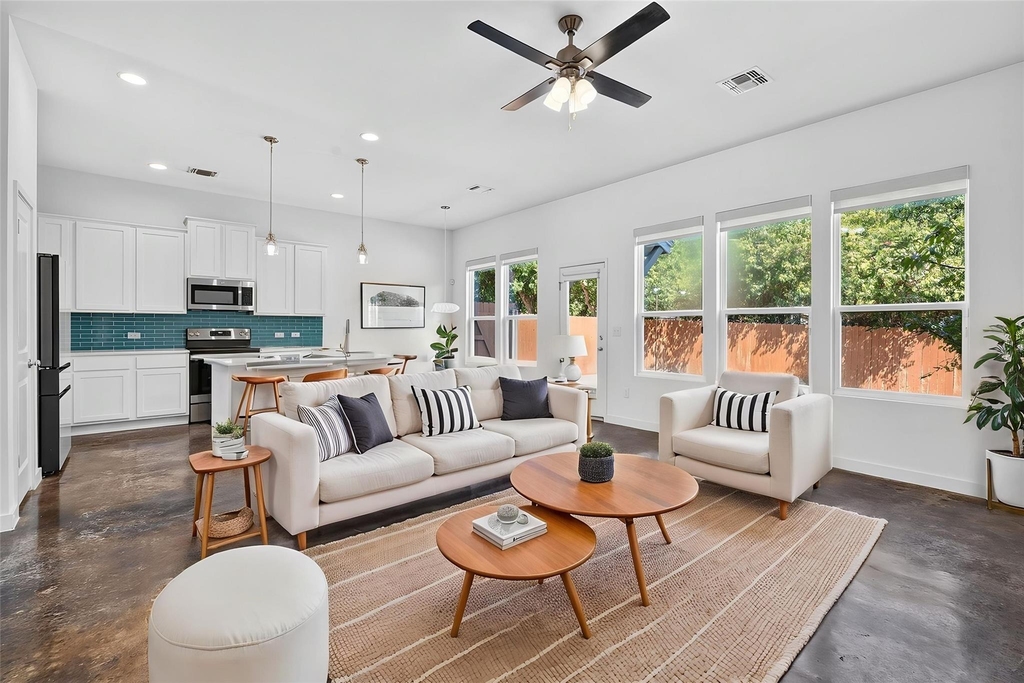 1404 Limelight Ln - Photo 1