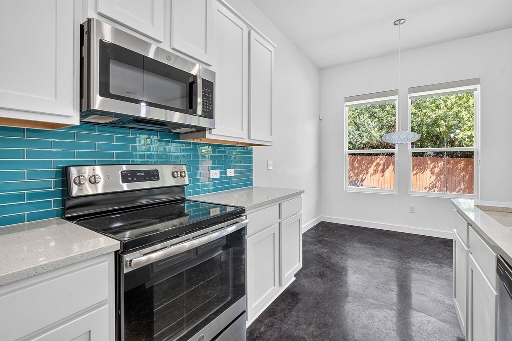 1404 Limelight Ln - Photo 9