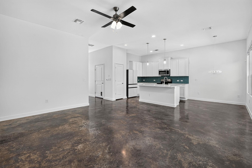 1404 Limelight Ln - Photo 5