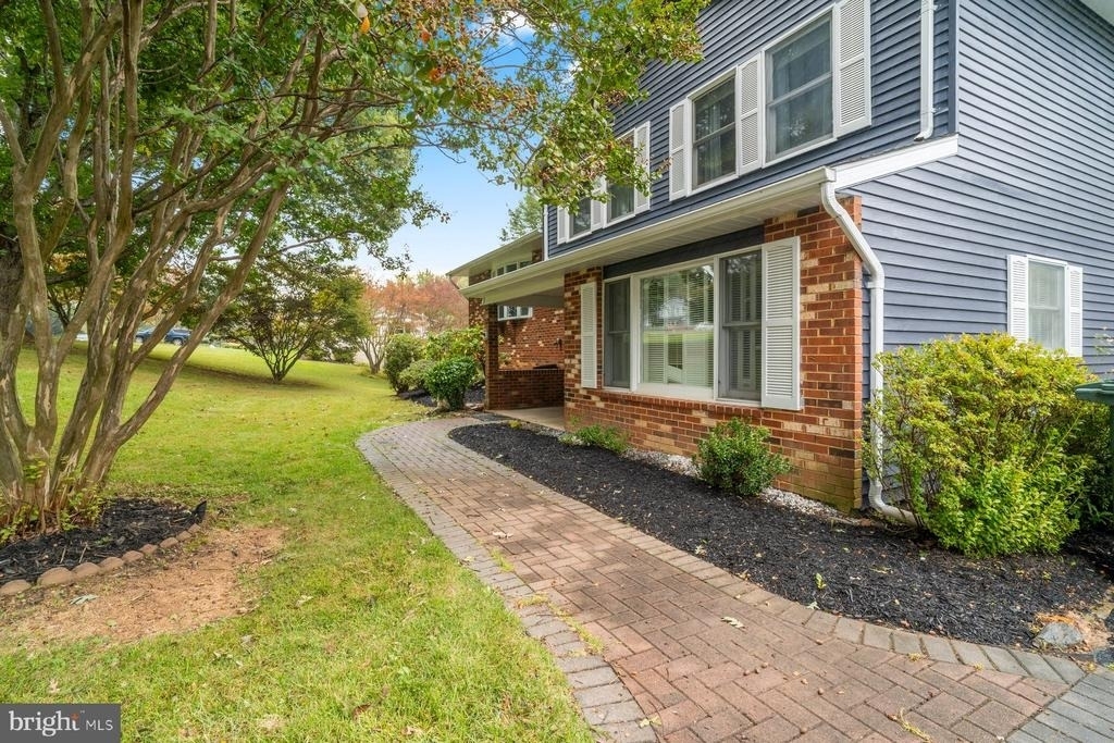 3989 Robin Hood Way - Photo 2