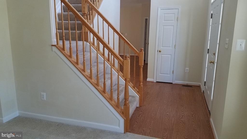 212 Patriots Way - Photo 5