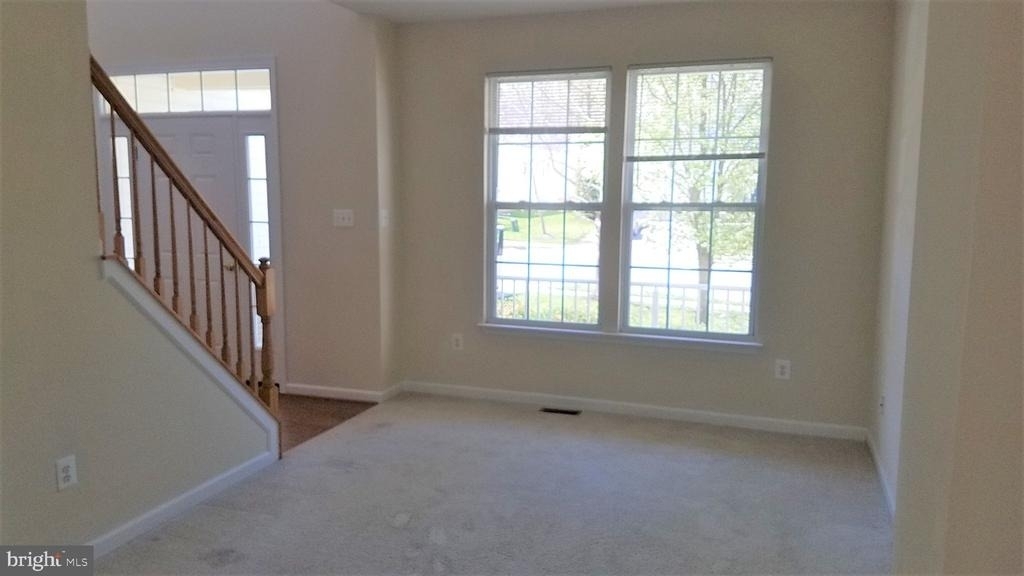 212 Patriots Way - Photo 7