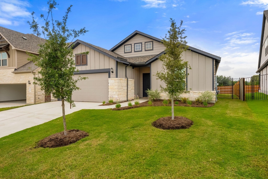 301 Celeste Way - Photo 1