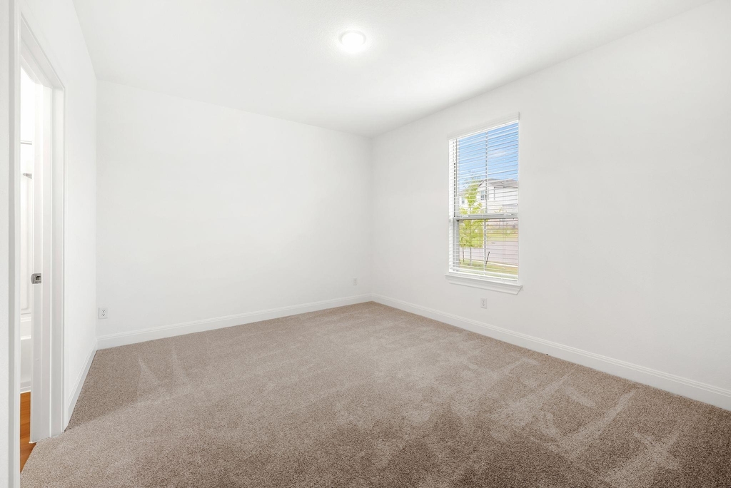 301 Celeste Way - Photo 6
