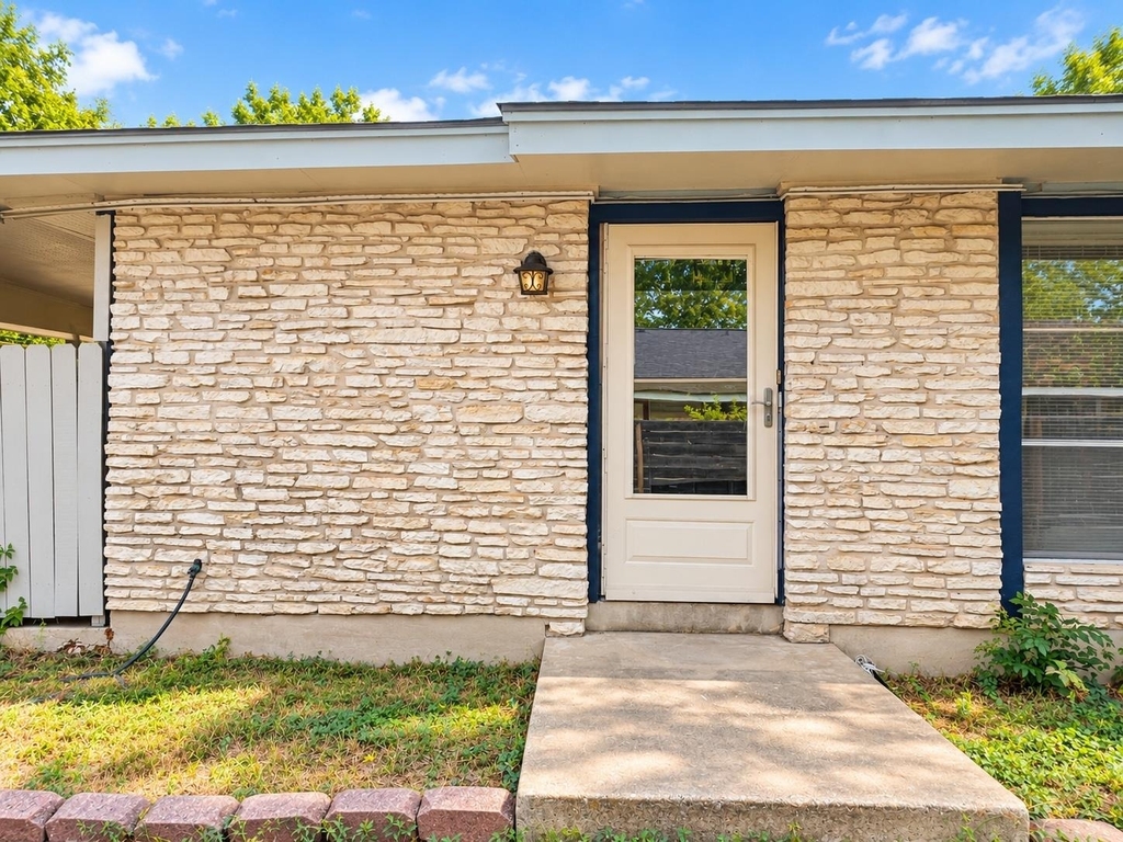 7702 Northcrest Blvd - Photo 2