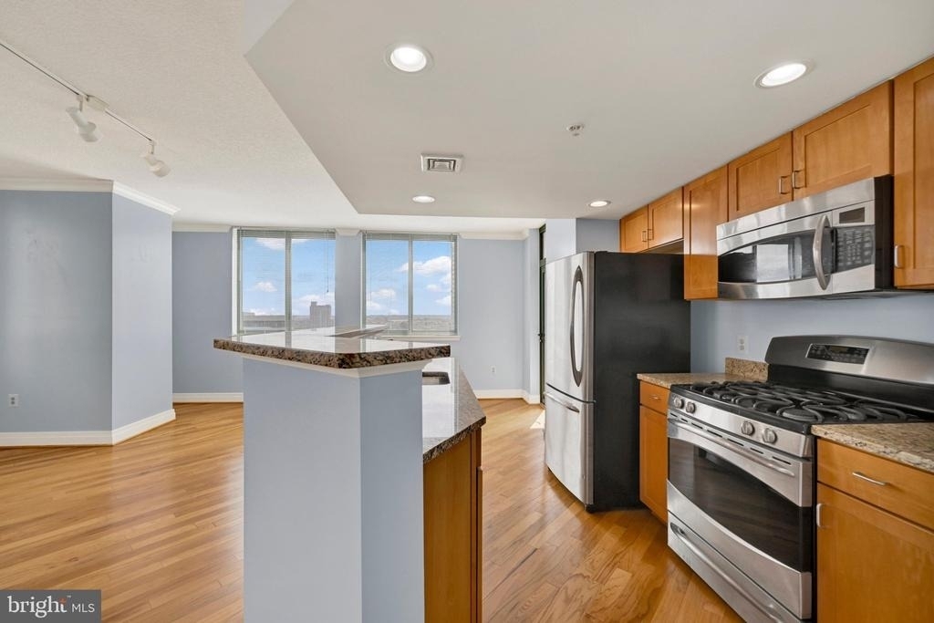 414 Water Street - Photo 2