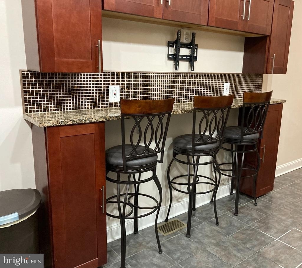 2225 Brookfield Avenue - Photo 3