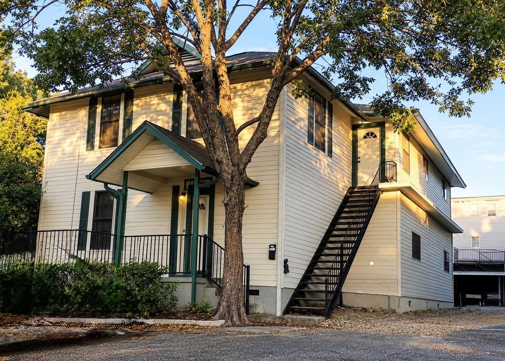 2811 Salado St - Photo 8