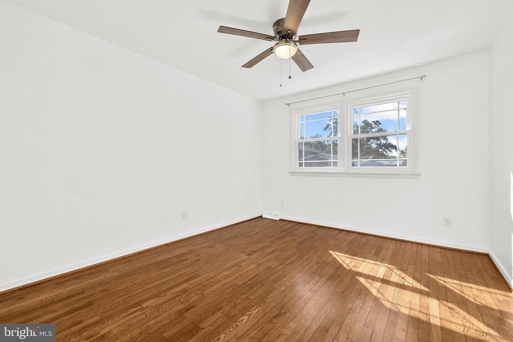 7718 Suitt Drive - Photo 10