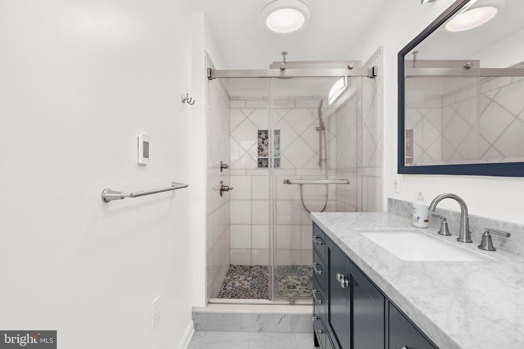 7718 Suitt Drive - Photo 9
