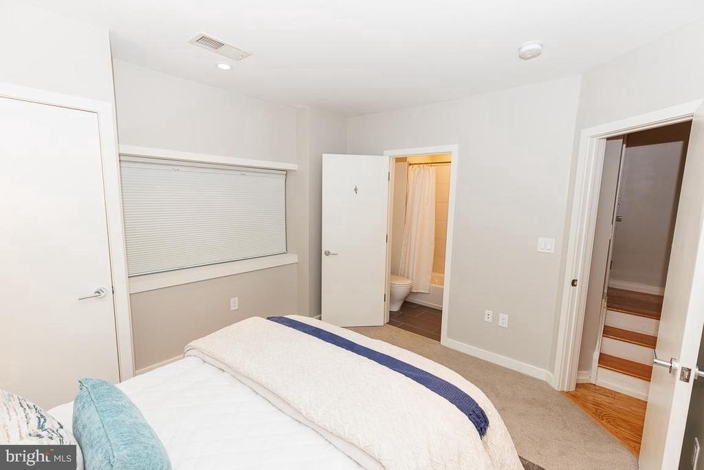1034 Otis Street Ne - Photo 19