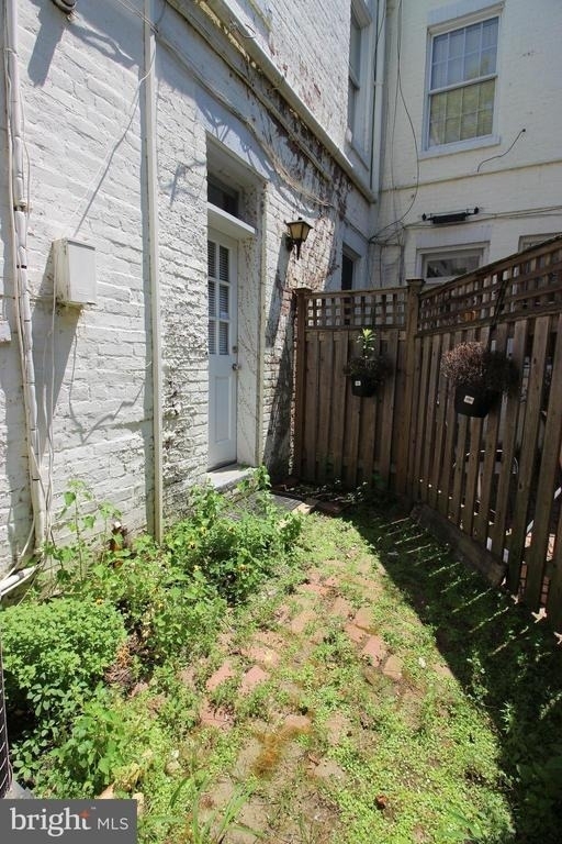 3237 N Street Nw - Photo 12