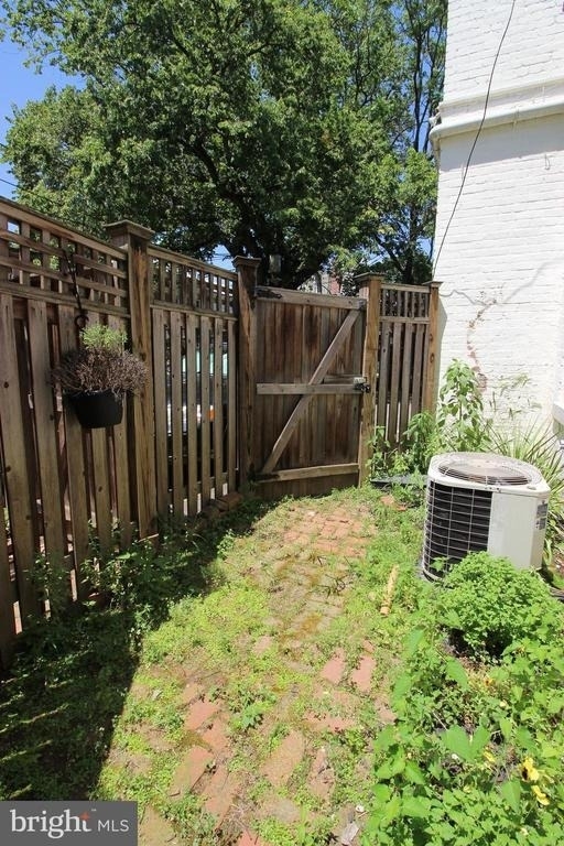 3237 N Street Nw - Photo 11