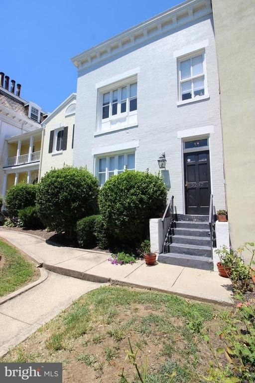 3237 N Street Nw - Photo 1