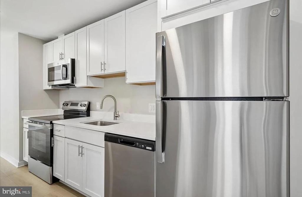 1410 Young Street Se - Photo 0