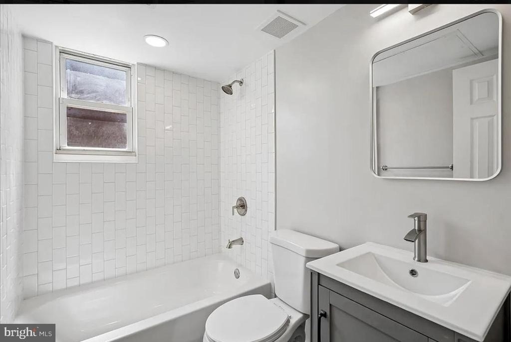 1410 Young Street Se - Photo 4