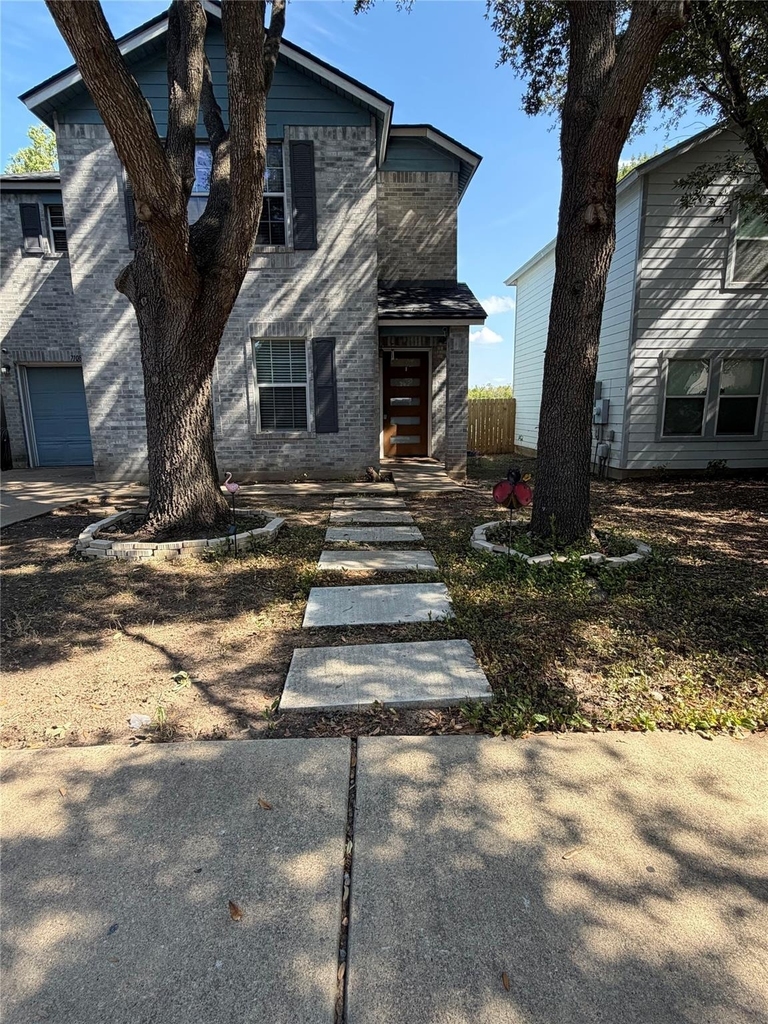 7108 Walkup Ln - Photo 0