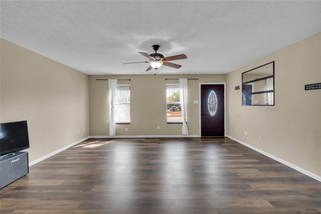 3209 Windfield Dr - Photo 2