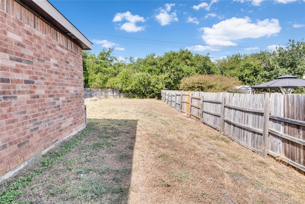 3209 Windfield Dr - Photo 11