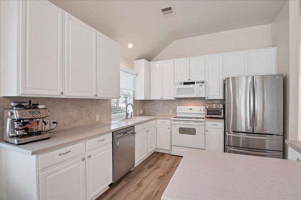 409 Carismatic Ln - Photo 5