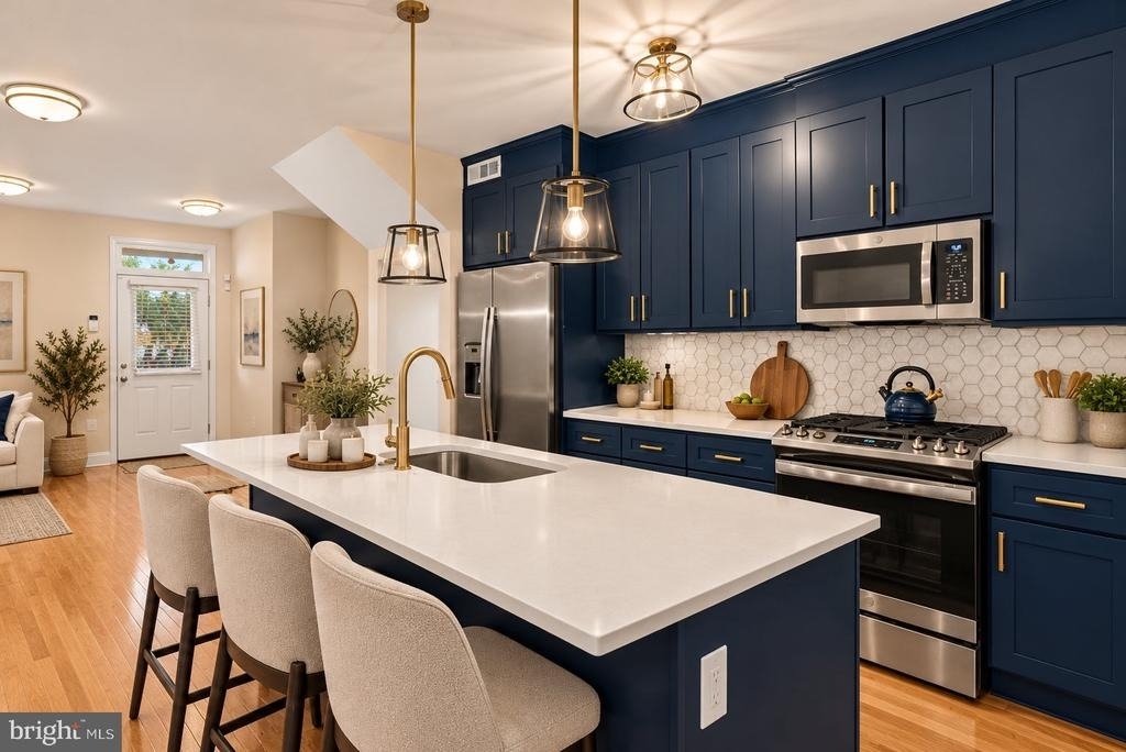 141 V Street Ne - Photo 6