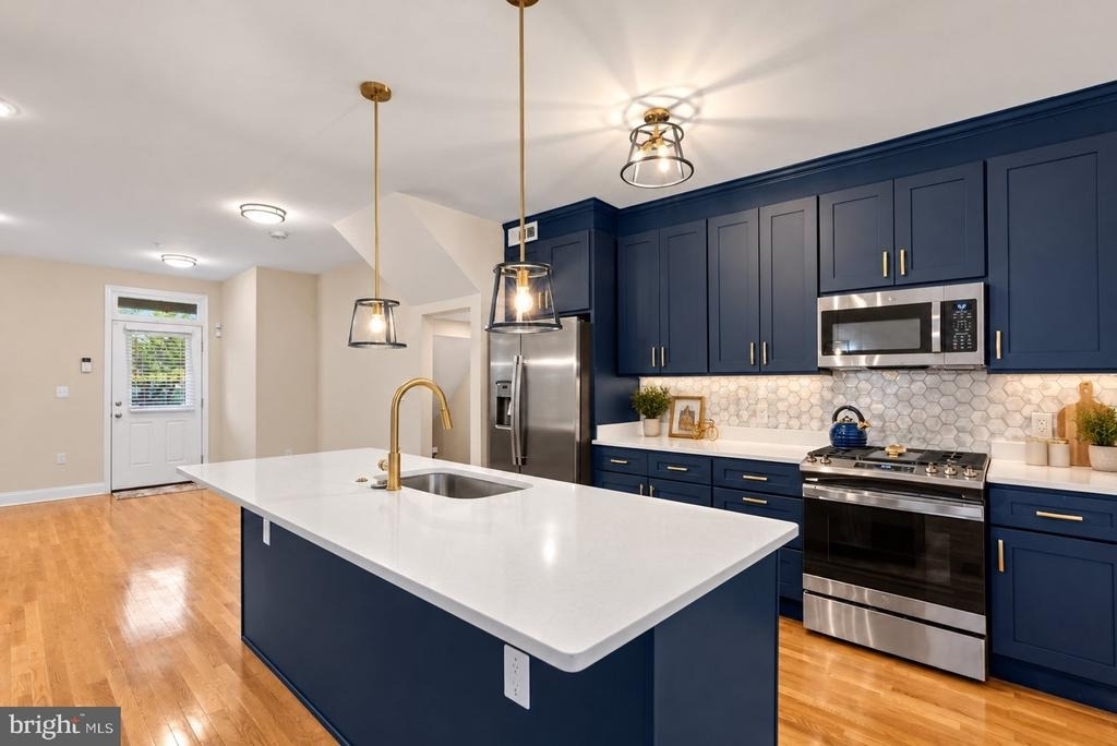 141 V Street Ne - Photo 7
