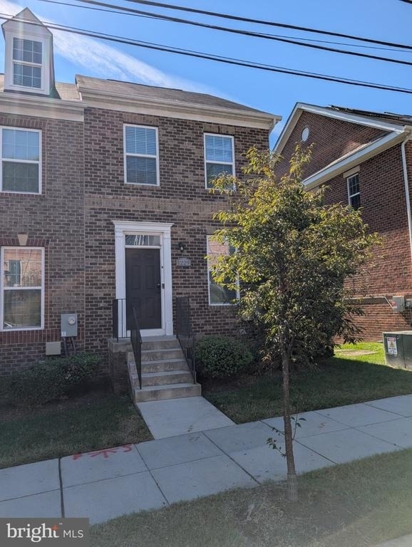 1229 Trenton Place Se - Photo 0
