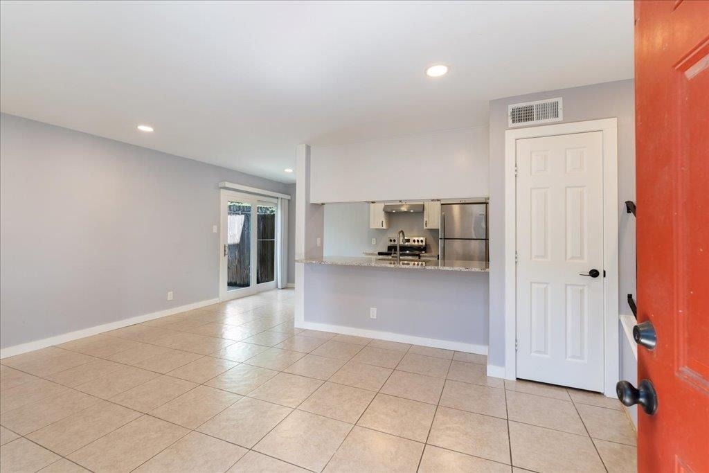 1703 Coronado Hills Dr - Photo 2