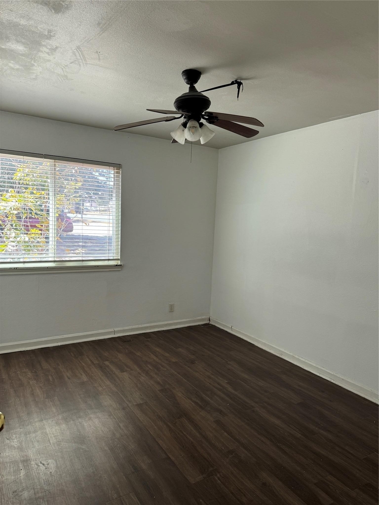 9049 Galewood Dr - Photo 8