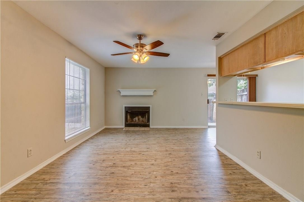 2211 Creekside Ln - Photo 11