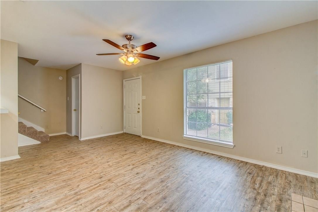 2211 Creekside Ln - Photo 9