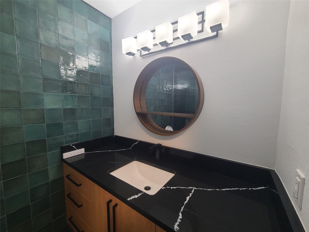 1147 Brookswood Ave - Photo 11