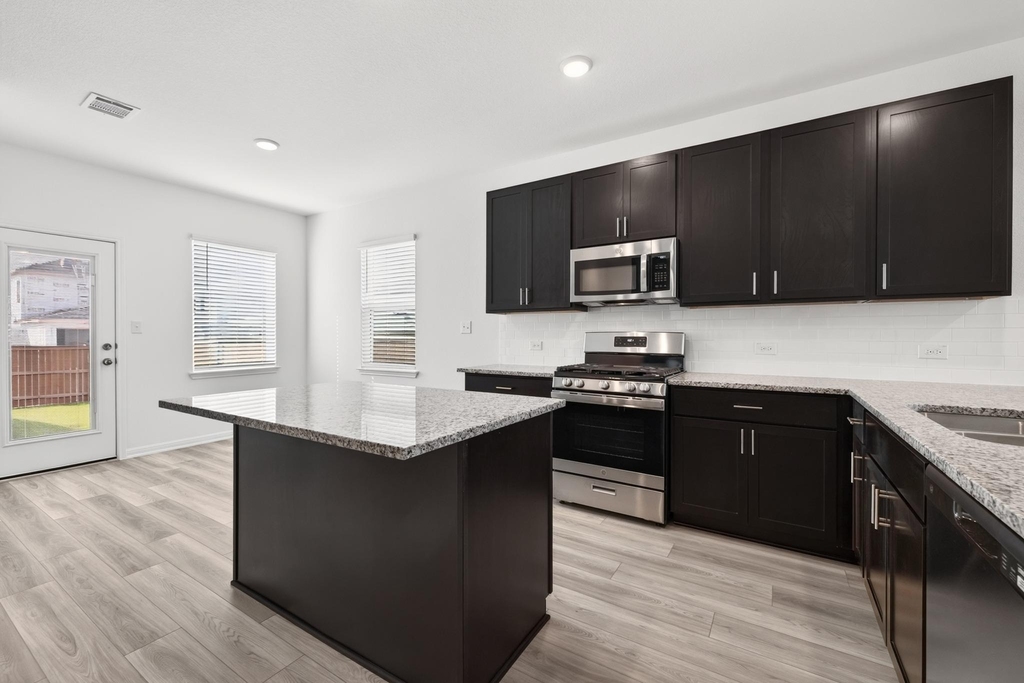 132 Christy St - Photo 8