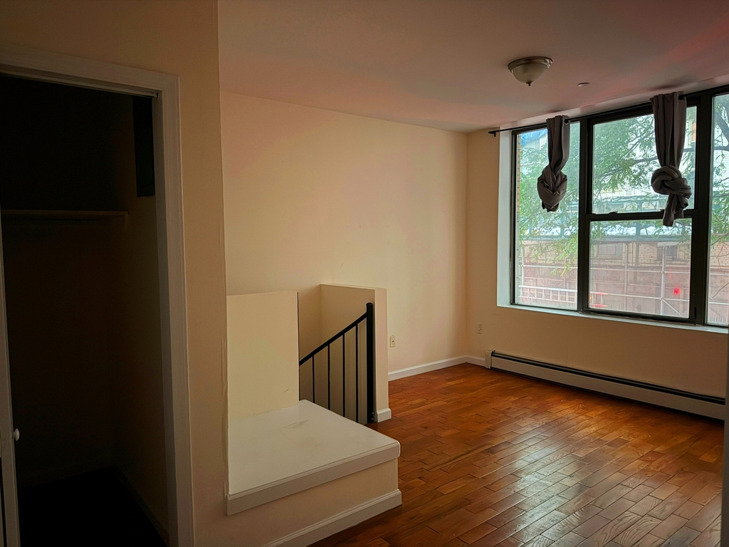 73 Pineapple Street - Photo 1